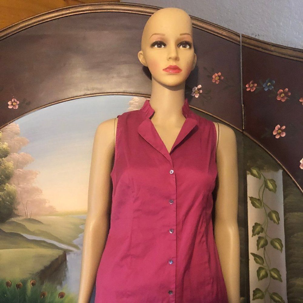 Women's Fuschia Sleeveless Button up blouse- 6P
